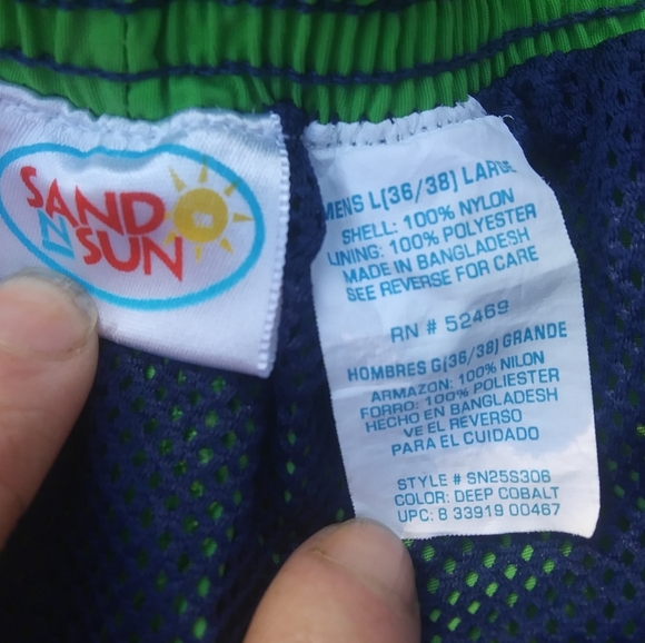 Two men's swim shorts - Picture 6 of 6